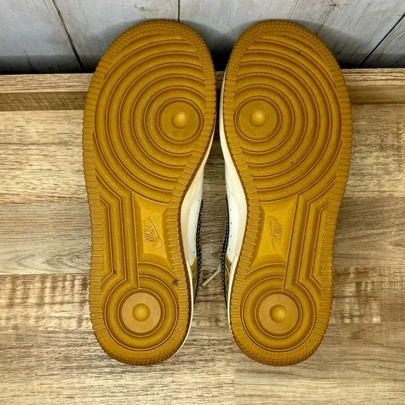 Nike Air Force 1, Cream and Gold size 5.5y (7w) - Picture 7 of 10